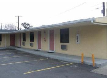 Relax Inn North Babylon Exterior foto